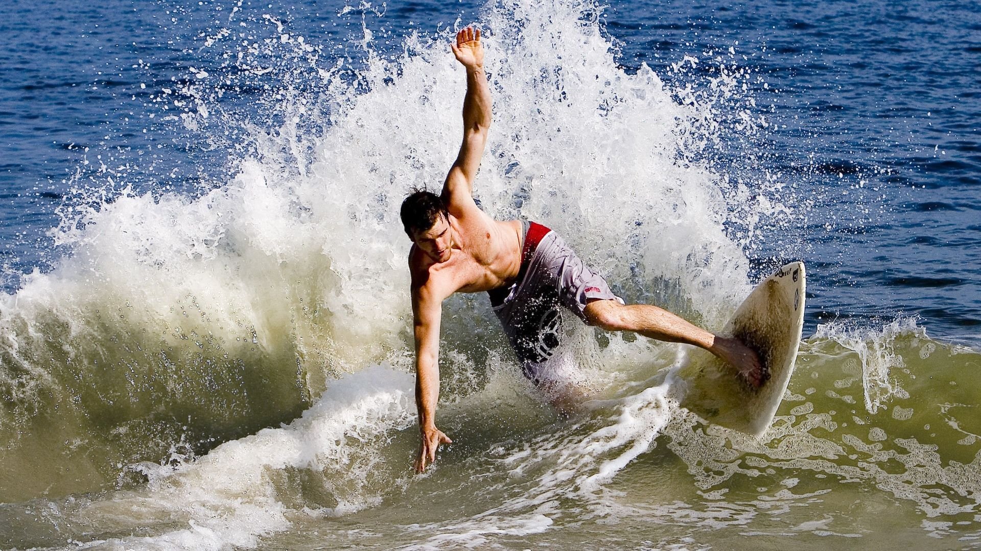 球迷在赛场外举行多国美食节,点燃激情共享盛宴