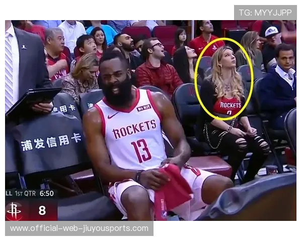 替补席爆出争吵，镜头完整捕捉全过程