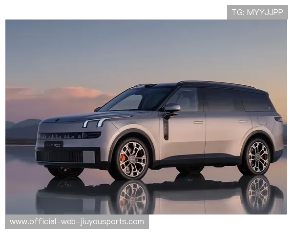 沉稳豪华车 vs 极速性能车，谁能笑到最后？，极速什么车