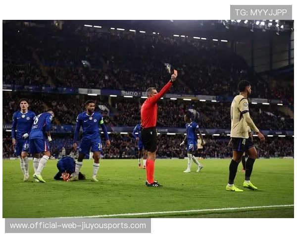 球员在欧冠关键战中登场替补后立刻产生影响，欧冠替补名额